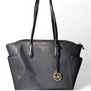 Michal Kors tote NWT